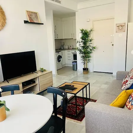 Urban Place In Close To With Garage Apartment *
